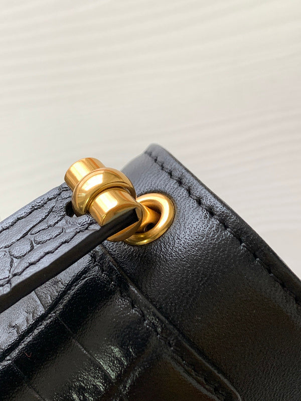Luxurious Totes - Latest - 8161