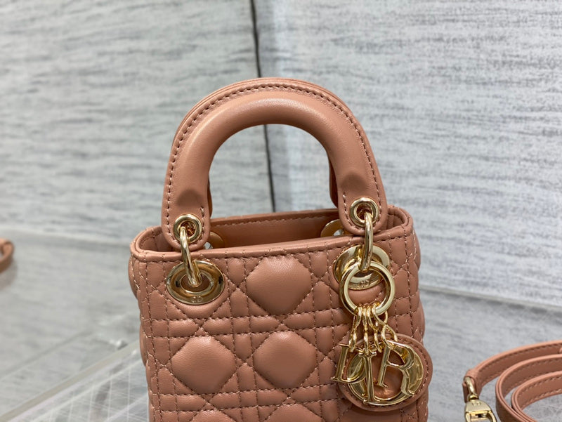 Luxurious Totes - Latest - 6229