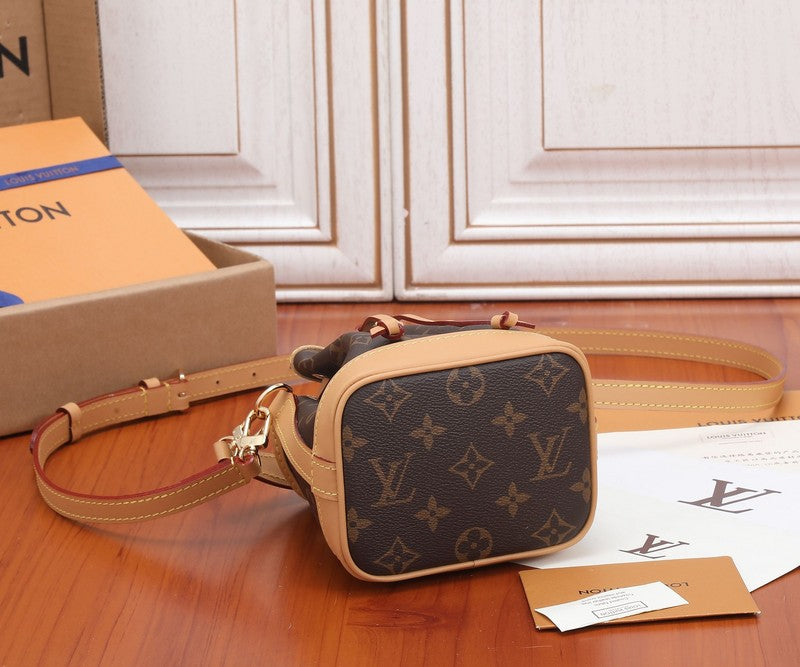 LOV - Luxurious Totes - 1661