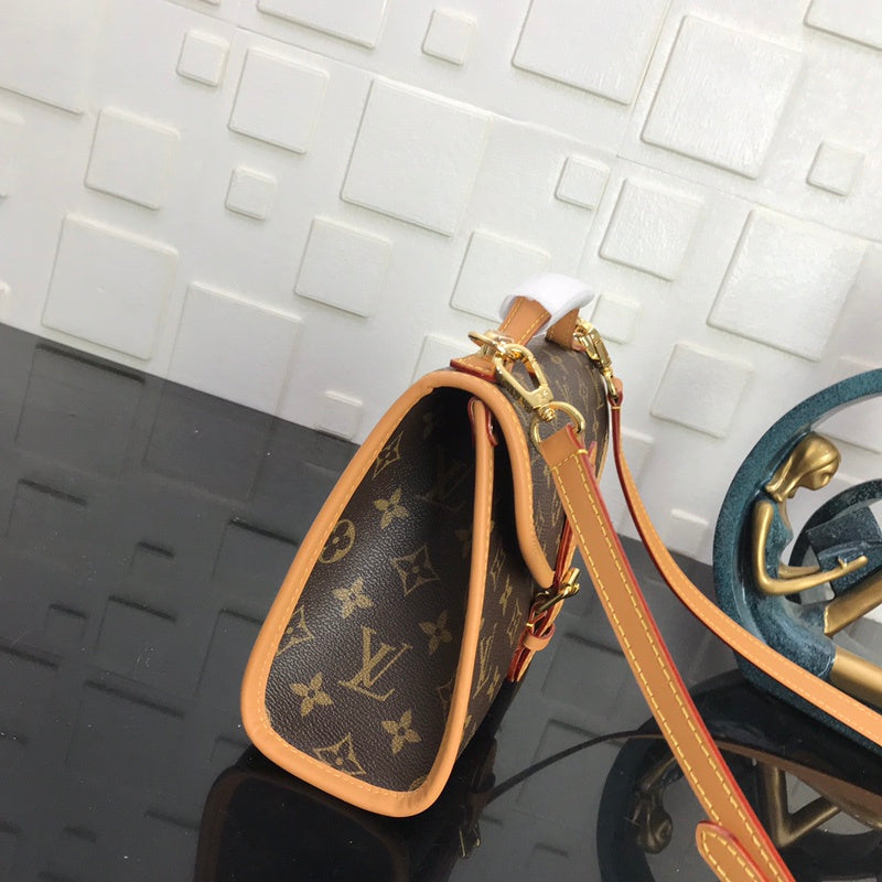 Luxurious Totes - Latest - 1597