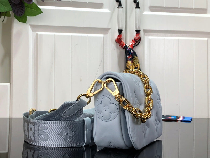 LOV - Luxurious Totes - 1590