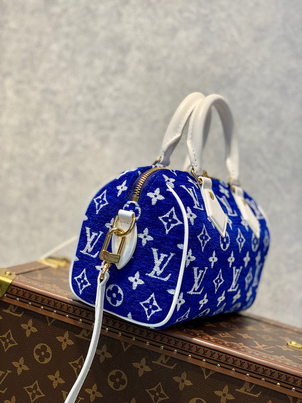 LOV - Luxurious Totes - 1456