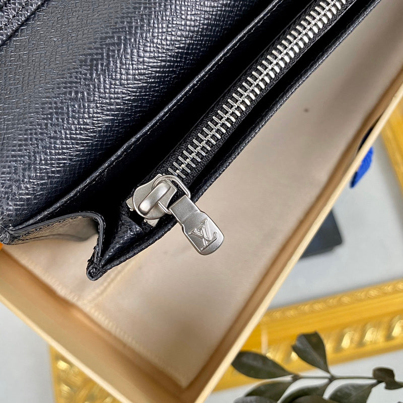 LOV - Luxurious Totes - 1669