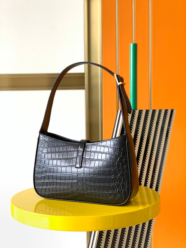 Luxurious Totes - Latest - 8583