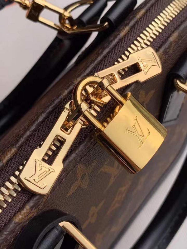 LOV - Luxurious Totes - 2479