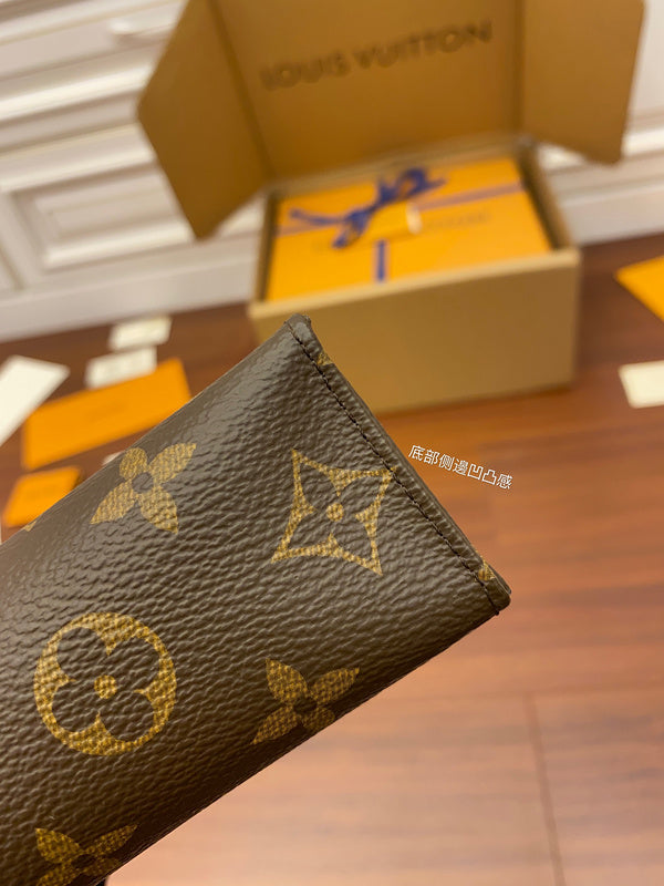 LOV - Luxurious Totes - 2154