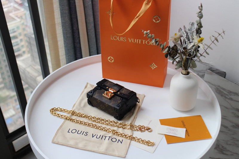 LOV - Luxurious Totes - 2649