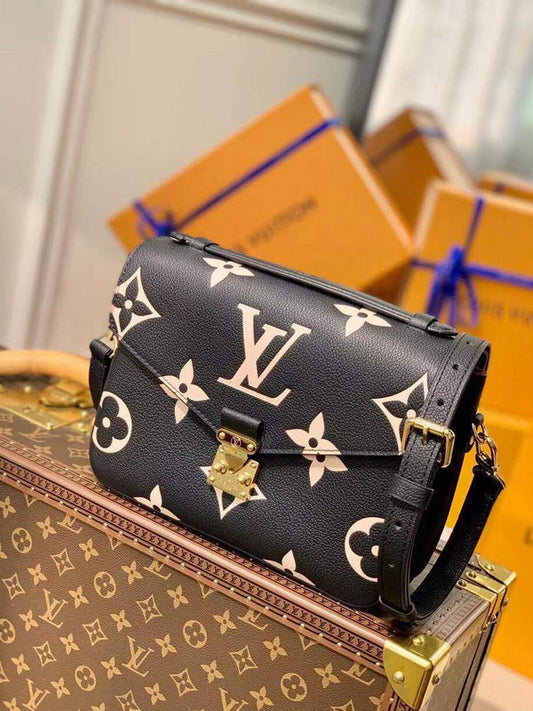 LOV - Luxurious Totes - 2470
