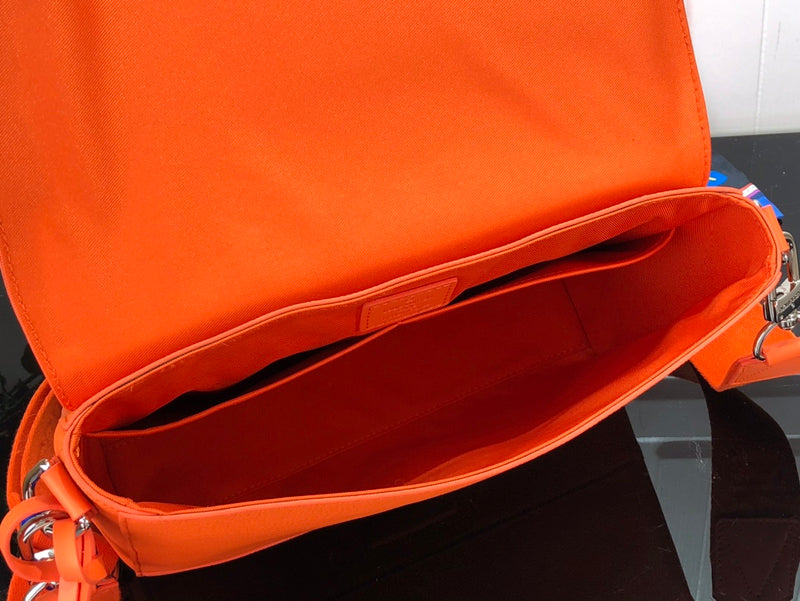 LOV - Luxurious Totes - 1815