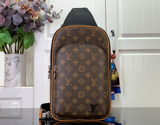 LOV - Luxurious Totes - 086