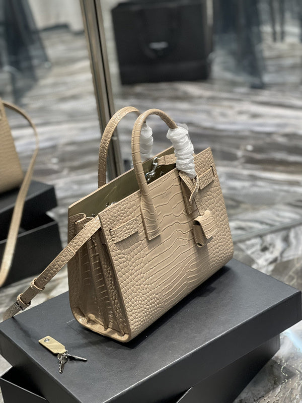 Luxurious Totes - Latest - 8727