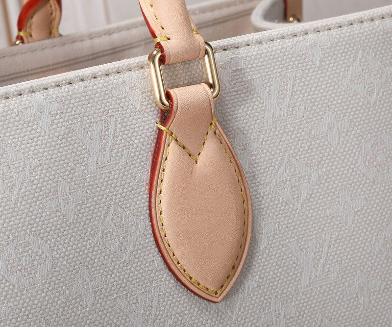 LOV - Luxurious Totes - 1378
