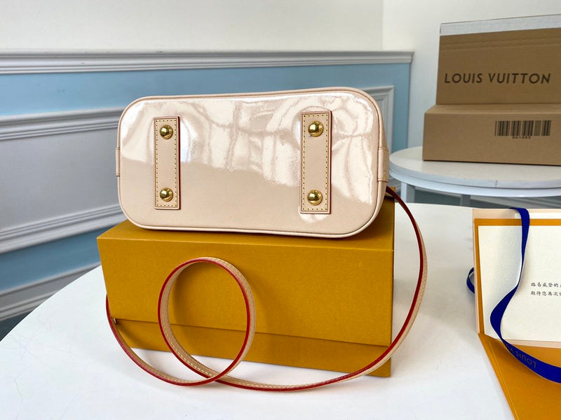 LOV - Luxurious Totes - 2597