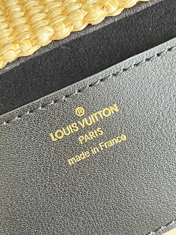LOV - Luxurious Totes - 1397