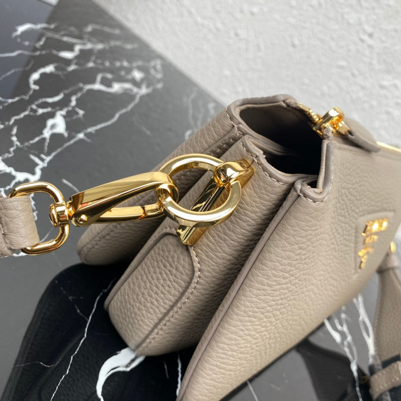 PDA - Luxurious Totes - 062