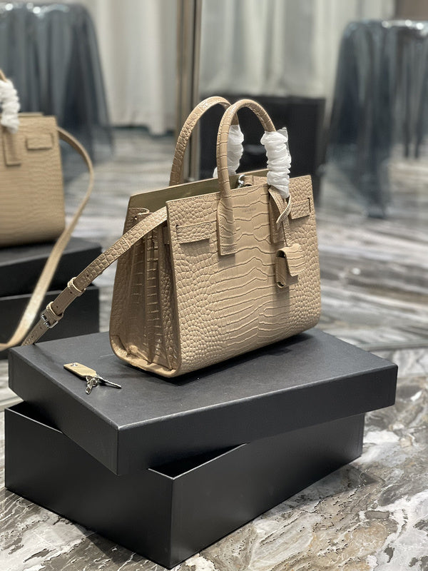 Luxurious Totes - Latest - 8727