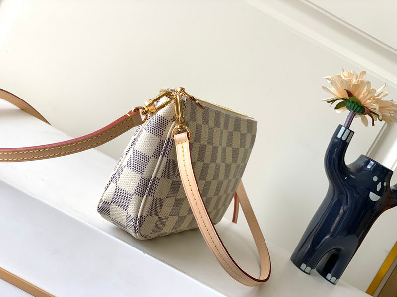 LOV - Luxurious Totes - 1151