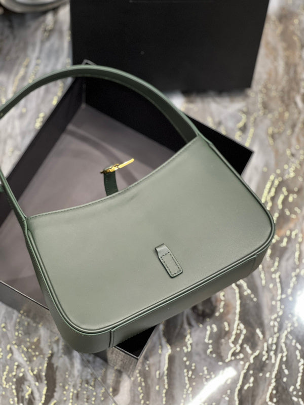 Luxurious Totes - Latest - 8122