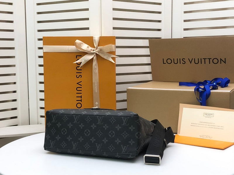 LOV - Luxurious Totes - 2504