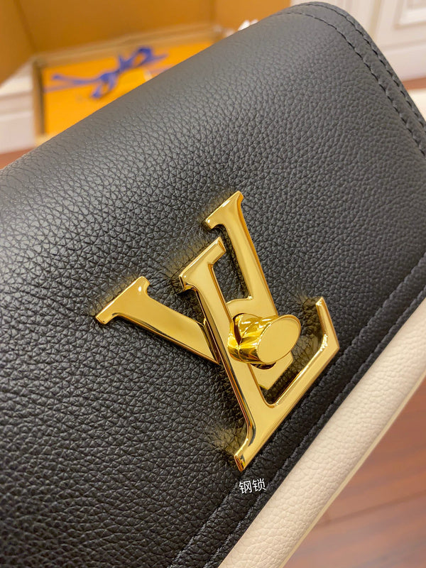 LOV - Luxurious Totes - 2090