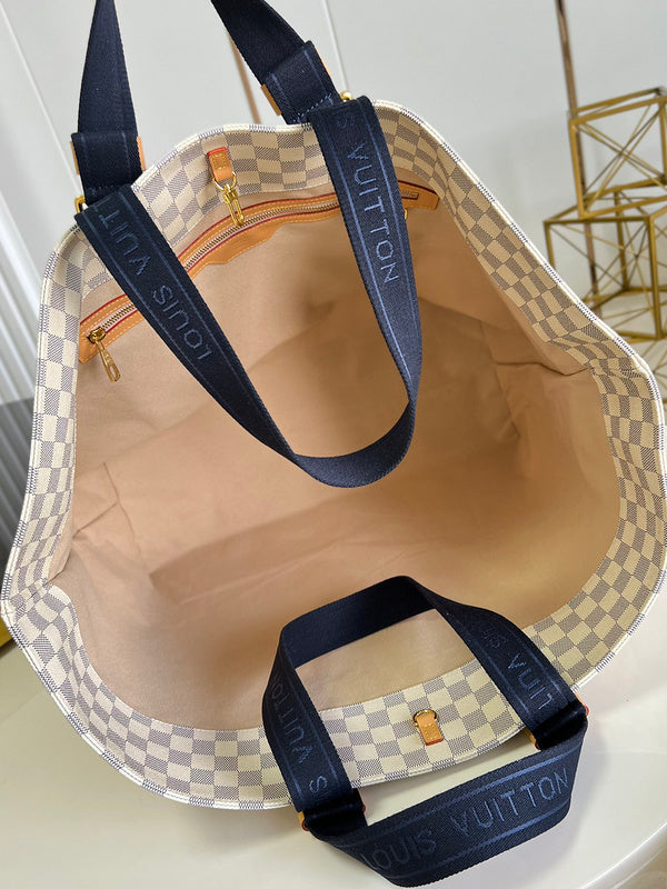 LOV - Luxurious Totes - 2206