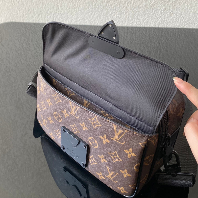 LOV - Luxurious Totes - 2232