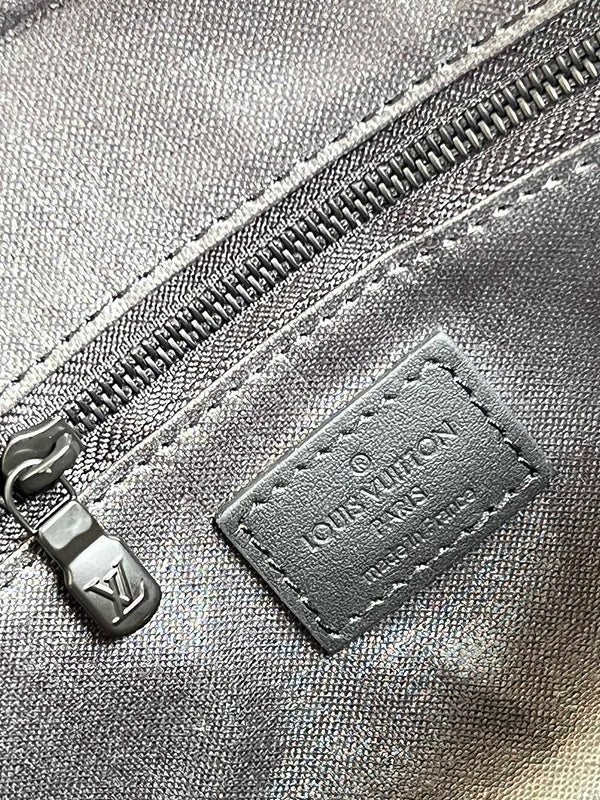 LOV - Luxurious Totes - 1885