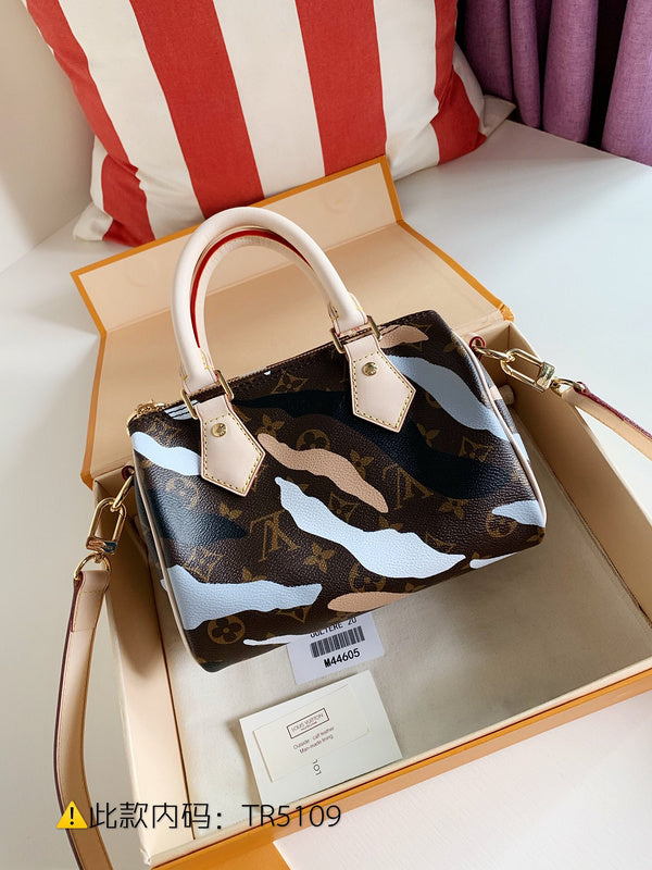 Luxurious Totes - Latest - 9715