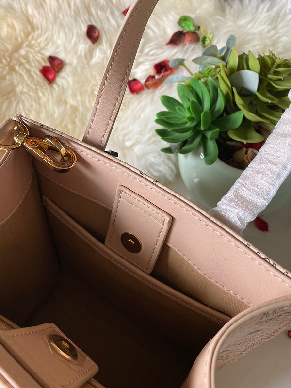 Luxurious Totes - Latest - 7748