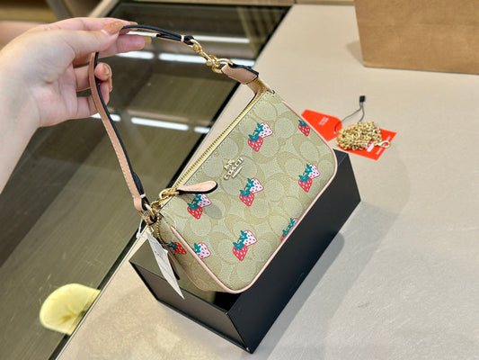 Luxurious Totes - CCH2 Bags - 098