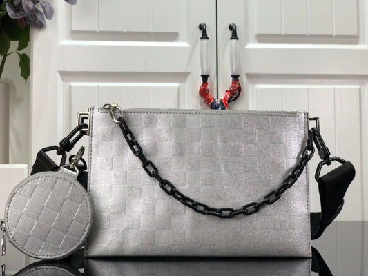 LOV - Luxurious Totes - 1768