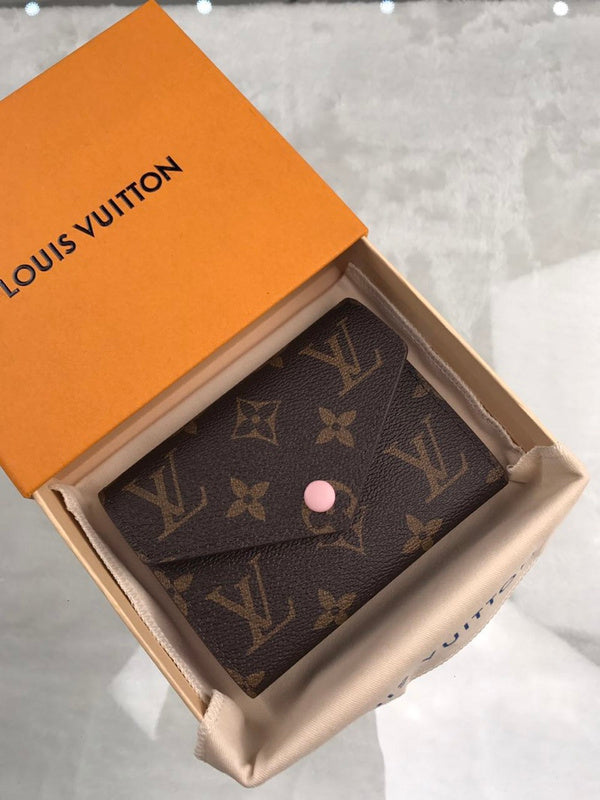 LOV - Luxurious Totes - 2343