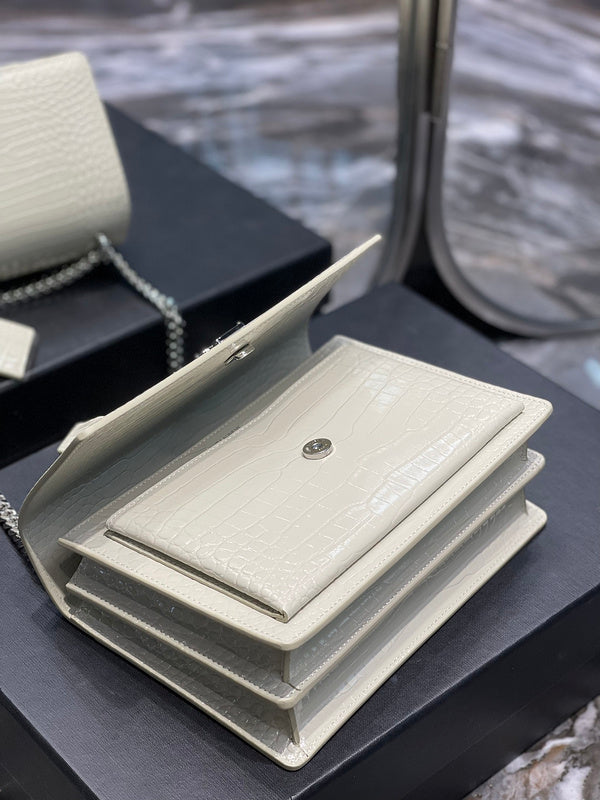 Luxurious Totes - Latest - 8545