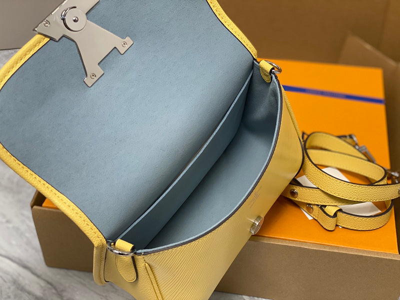 LOV - Luxurious Totes - 032