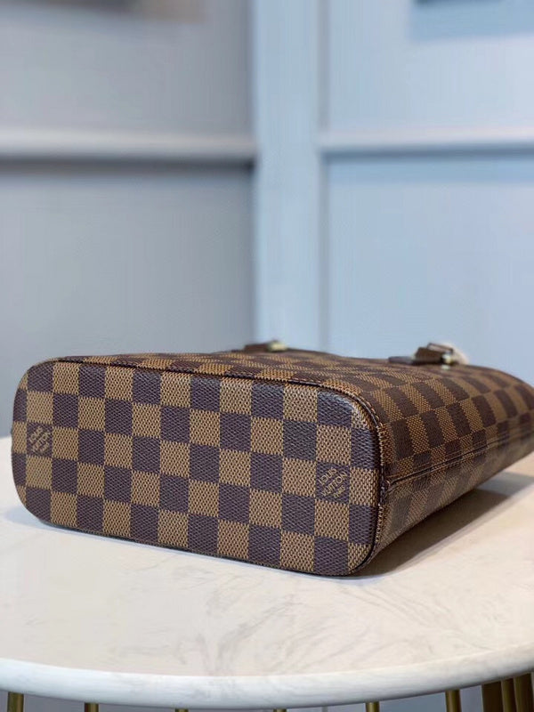 LOV - Luxurious Totes - 1944