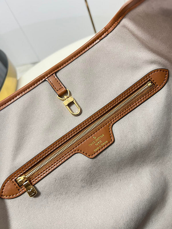LOV - Luxurious Totes - 1061