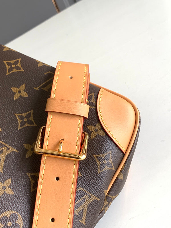 LOV - Luxurious Totes - 1717