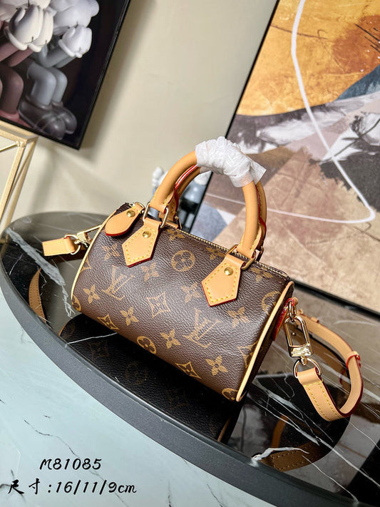 LOV - Luxurious Totes - 1880