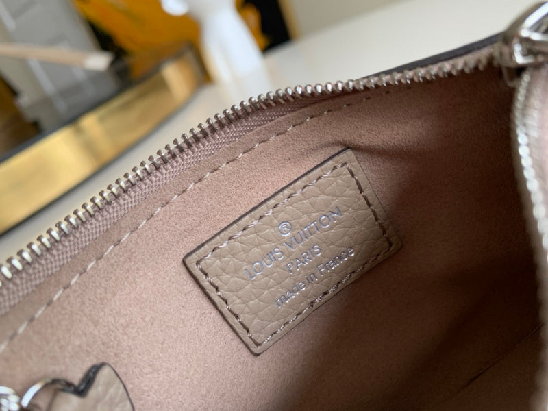 Luxurious Totes - Latest - 825