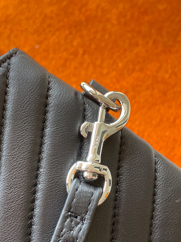 Luxurious Totes - Latest - 8661