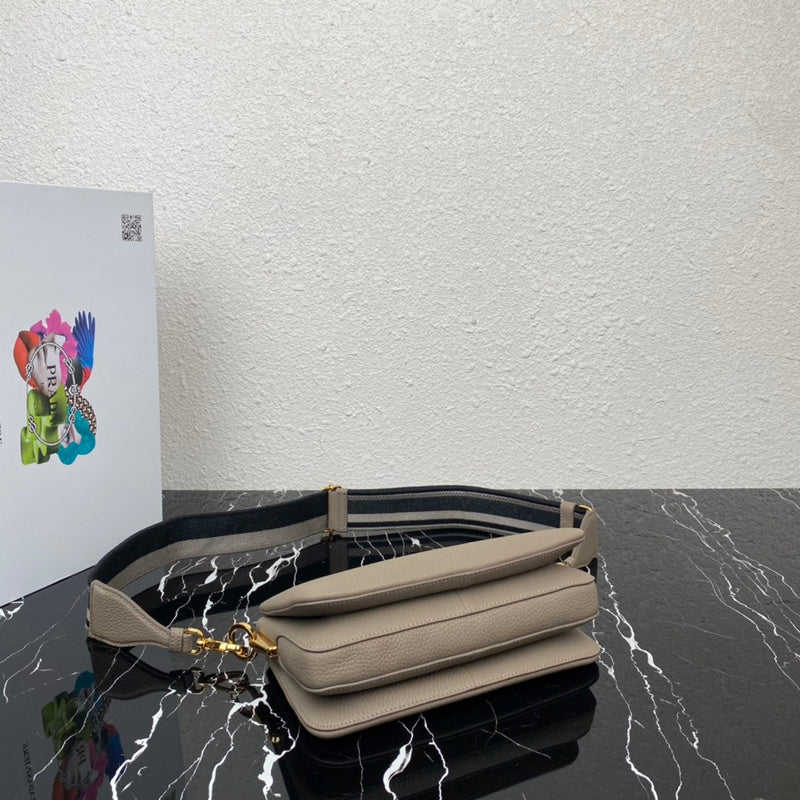 PDA - Luxurious Totes - 062