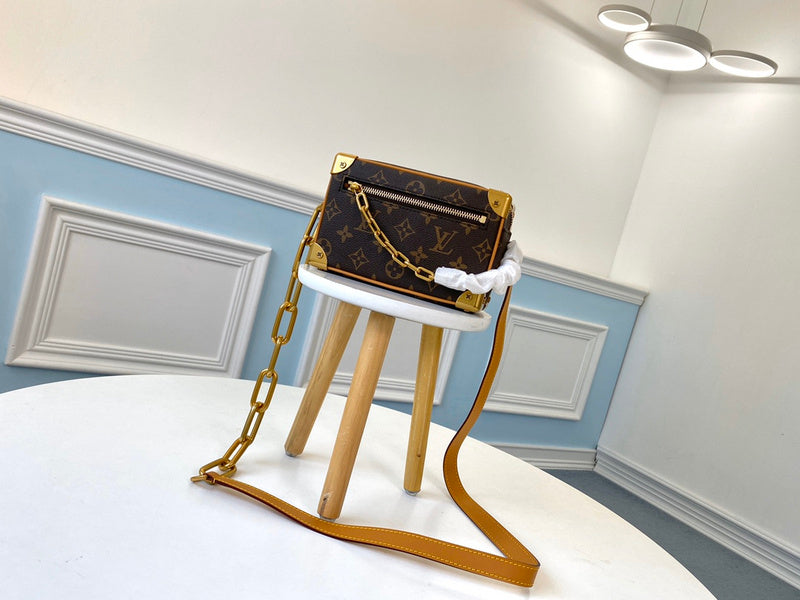 LOV - Luxurious Totes - 1940
