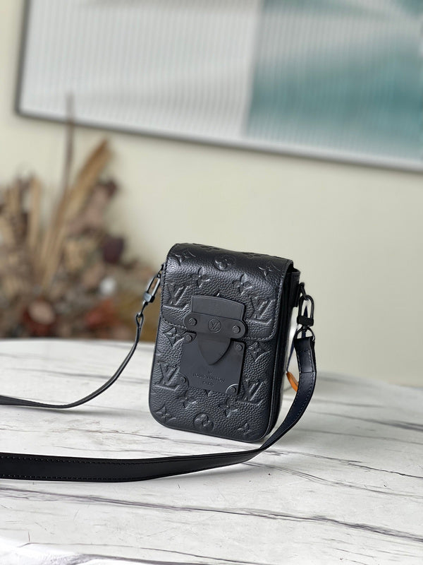 LOV - Luxurious Totes - 1340