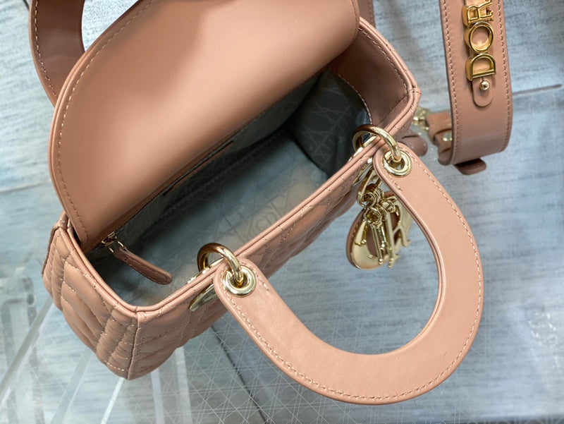 Luxurious Totes - Latest - 6234