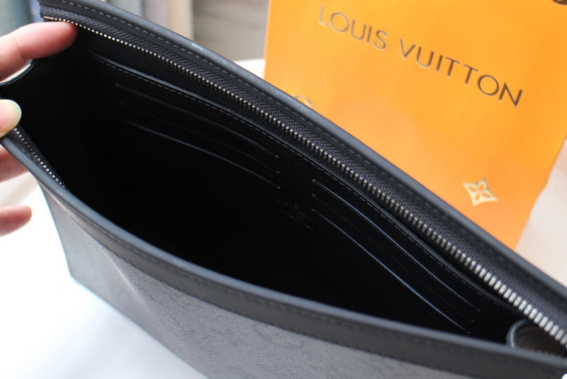 LOV - Luxurious Totes - 2570