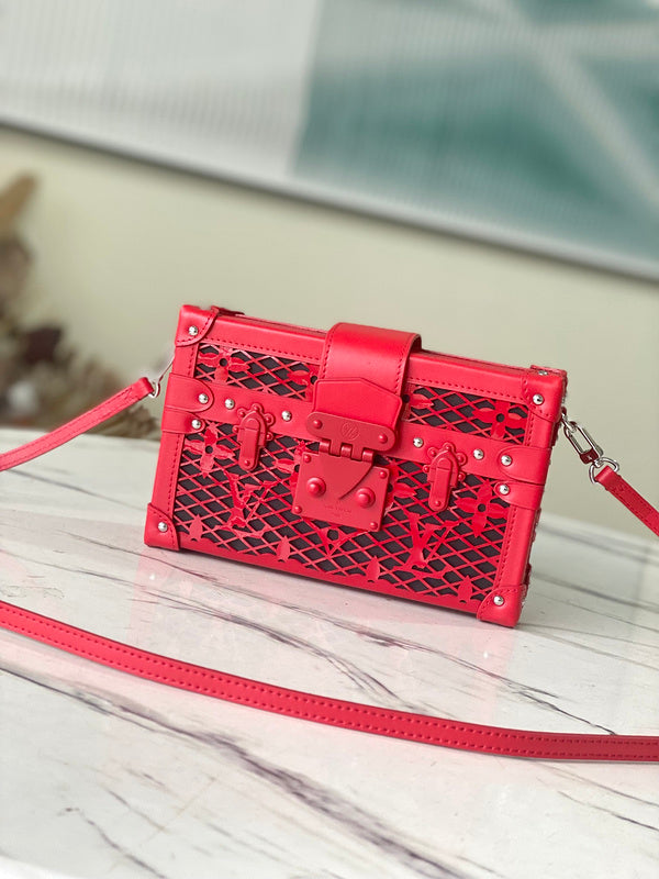 LOV - Luxurious Totes - 1632