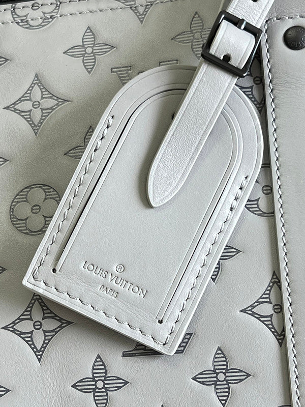 LOV - Luxurious Totes - 1609