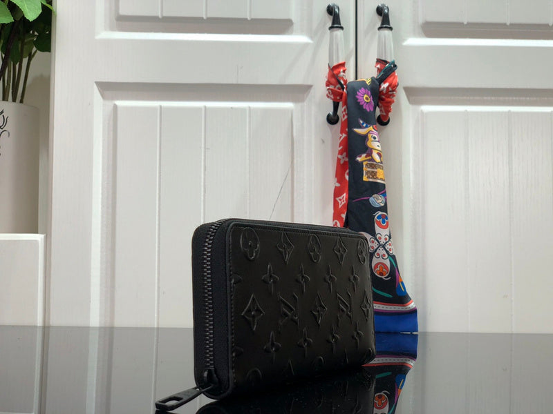 LOV - Luxurious Totes - 2254