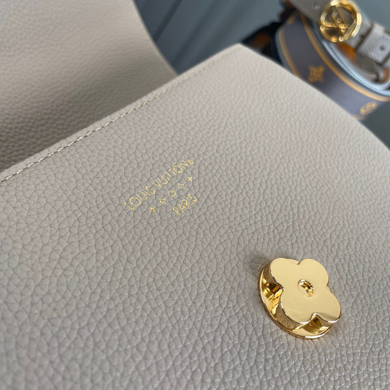 LOV - Luxurious Totes - 2102