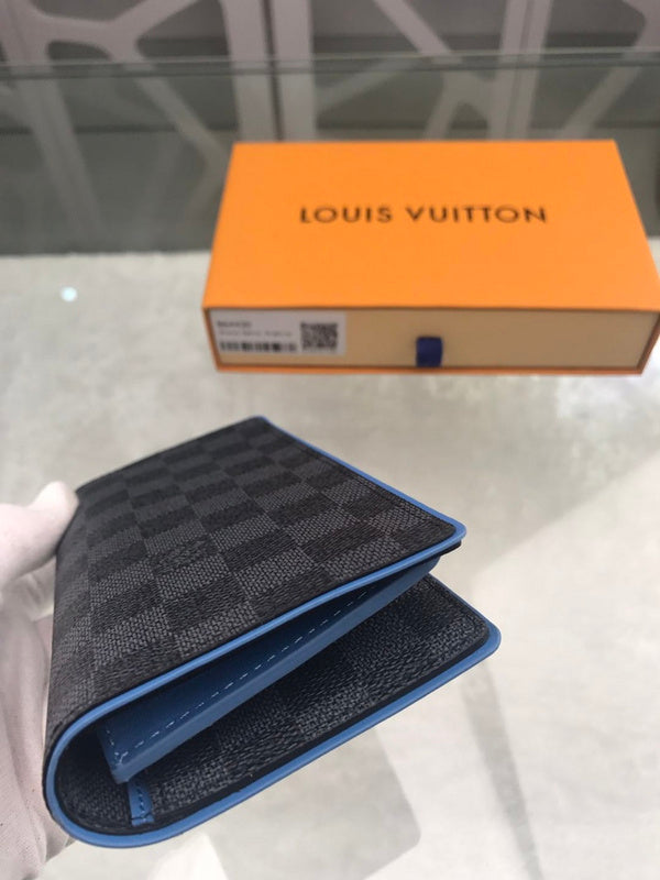 LOV - Luxurious Totes - 2301